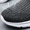 Sapatos de caminhada masculinos respiráveis, calçados esportivos masculinos ao ar livre, tênis masculinos macios e antiderrapantes, calçados casuais de verão, tênis leves 2024
