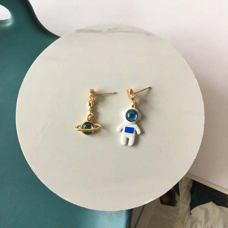 Kreatives Niedliches Design Universum Planet Stern Astronaut Quasten Hängeohrringe Für Frauen Mädchen Hohler Kreis Kristall Anhänger Schmuck
