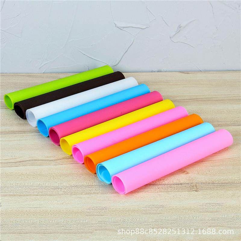 

Elementary School Students Lunch Table Mat, Kidsren s Thickeneded Silicone Placemat, Placenta Food-Grade Waterproof and Oil-Proof Insulation Mat Random Colors and Styles