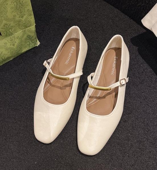

2025 square head new medium heel small leather shoes metal buckle retro pu leather Mary Jane flat heel single shoes with one word shoes women 35 бежевый