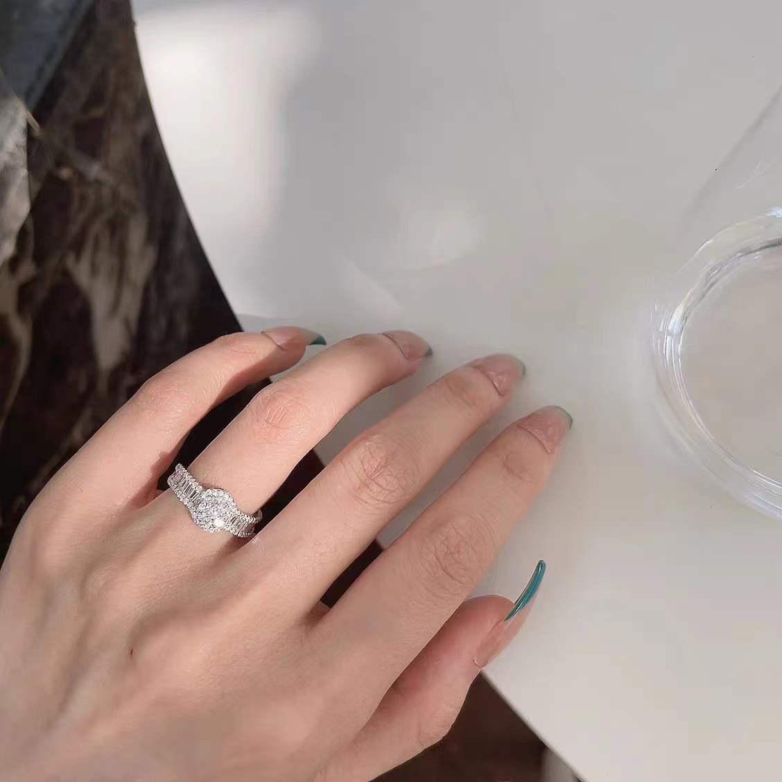 Cold wind light luxury yellow diamond ring female, opening niche design sweet gift versatile personality heavy industry fashion Adjustable opening