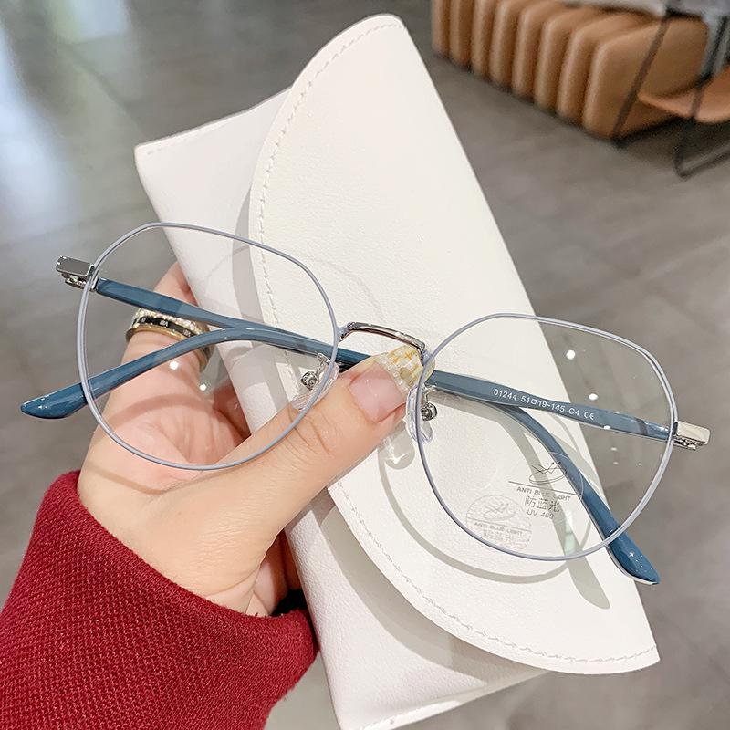 Luxury Vintage Myopia Glasses for Women Unisex Blue Light Blocking Round Eyewear Fashion Nearsight Eyeglasses