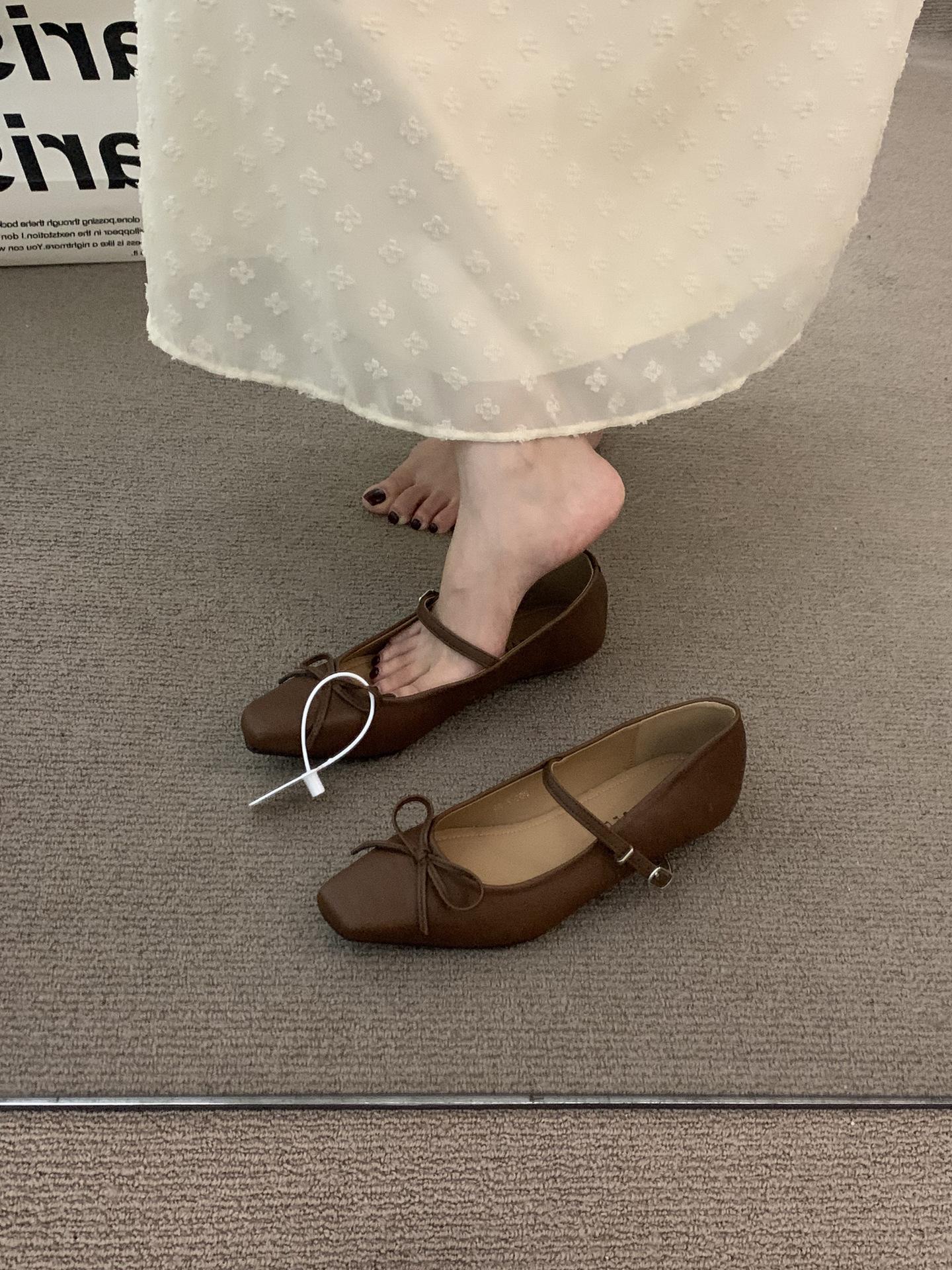 

Niche slope heel black French Mary Jane single shoes women s shoes 2025 new spring and autumn evening breeze commuter grandma shoes 39 коричневий