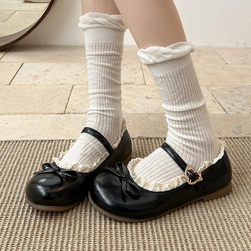 Retro lace bow flat-soled small leather shoes women's 2025 new spring and autumn skirt French soft-soled Mary Jane shoes