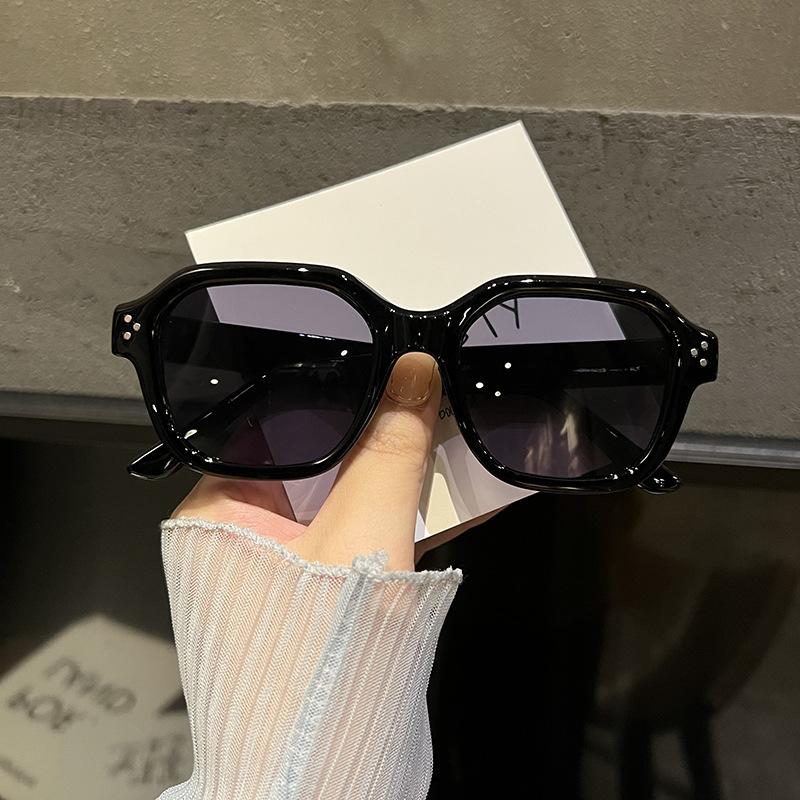 

Vintage Small Square Sunglasses Men Women Retro Designer Sun Glasses Unisex Ins Popular Shades Eyewear UV400 Glasses 1PC