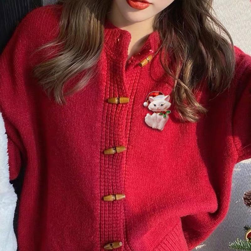 Delicate Enameled Cats Face Brooch Alloy Crafted Accessory Kitten Enamel Badge For Shirts Jackets And Special Occasions