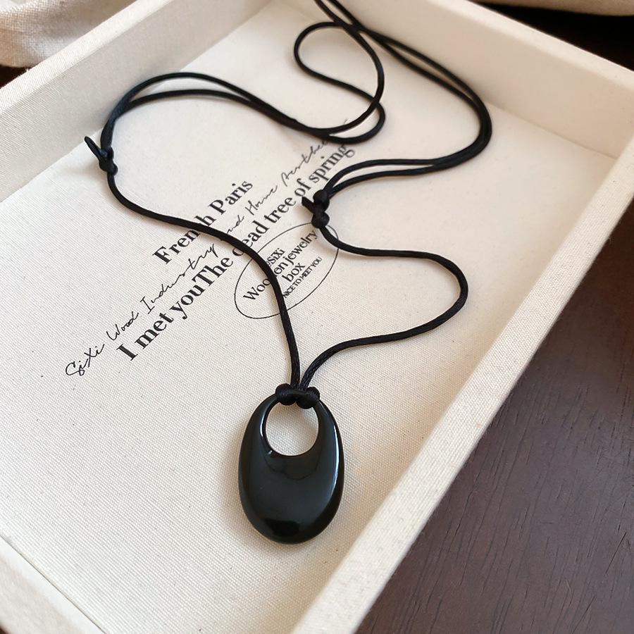 Minimalist Adjustable Acrylic Geometric Necklace - Versatile Fashion Sweater Chain