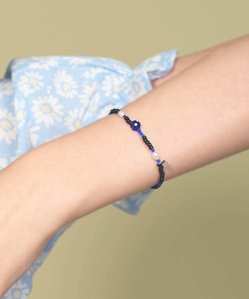 Bonbeau Water Pearl Flower Charm Beads Bracelet Freshwater Pearl Mini Smile Flower Charm Beads Bracelet