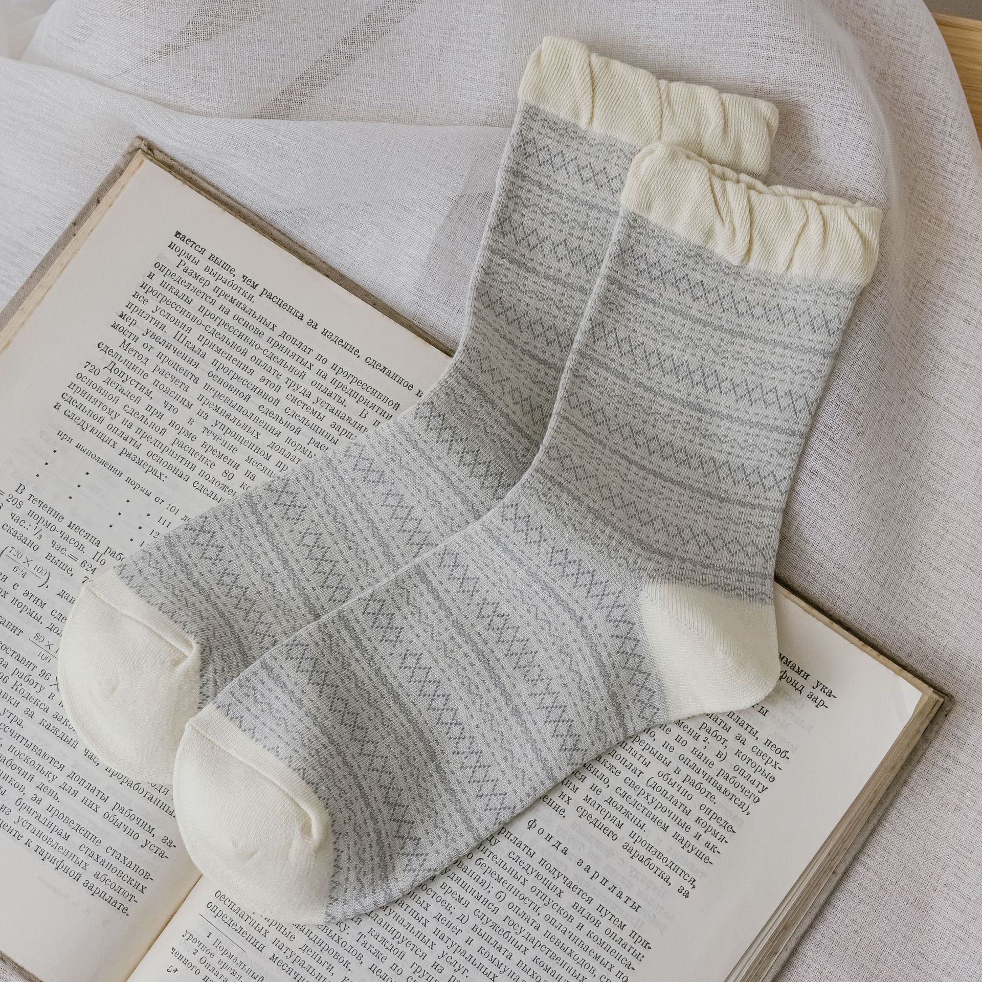 

Женские носки в стиле Харадзюку с вышивкой в ​​стиле ретро, ​​милые японские носки в стиле каваи, этнические кружевные носки в стиле Лолиты с цветочным принтом, Рождественский подарок, модные новые EUR 34-39