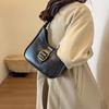 Autumn and Winter Texture Underarm Small Bag, New Fashionable Retro Underarm Bag, Crescent Bag, Women's Messenger Bag