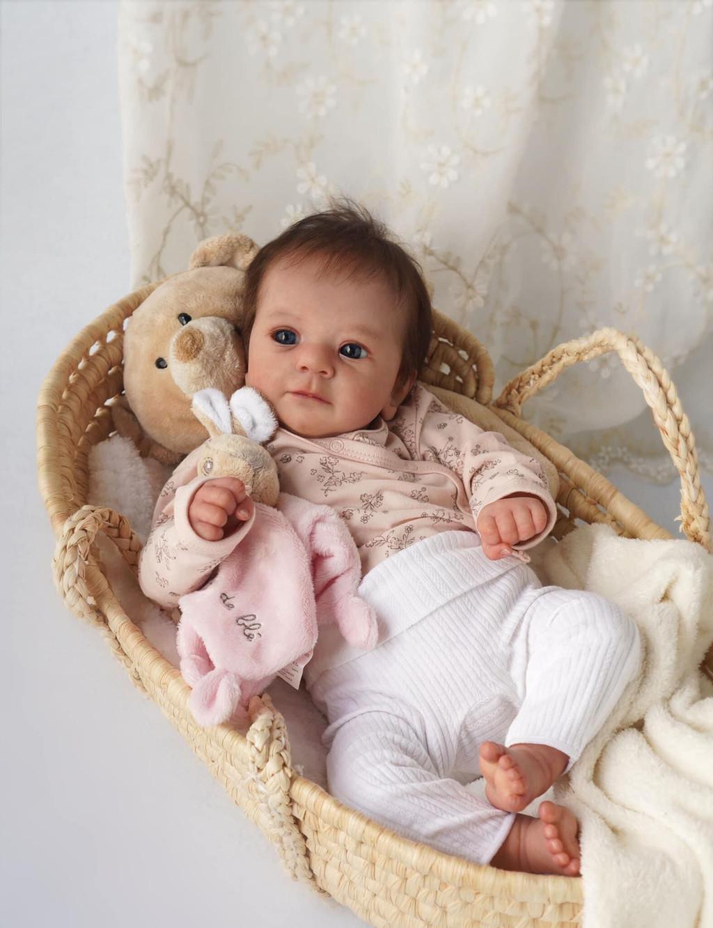 

Reborn Baby Silicone Doll With Realistic Features For Collectors And Giftgiving