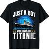 Jungen, die das RMS Titanic T-Shirt einfach lieben