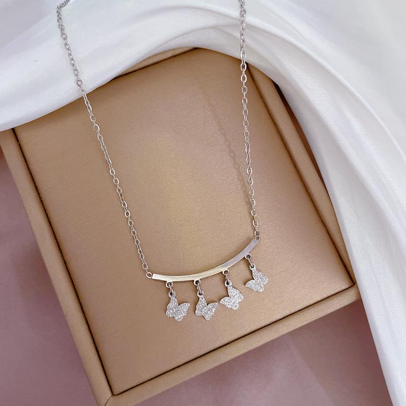 Acier Titane Feuille d'Or Papillon Brûleur Or Véritable Chaîne Froide Collier Féminin Chaîne de Clavicule Avec Bijoux