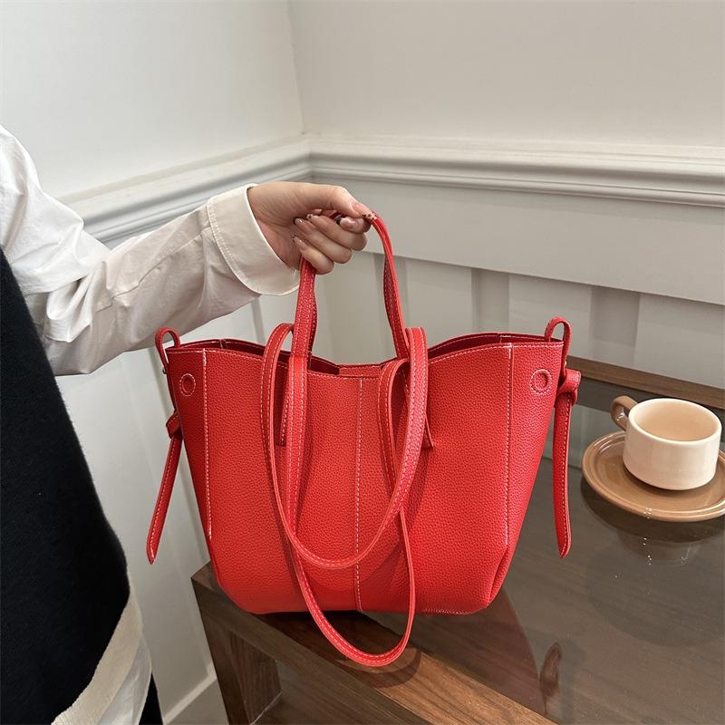 Winter Nische Lässige Tragetasche Damen Neue Große Kapazität Flügeltasche Vielseitige Pendler Unterarm Schultertasche