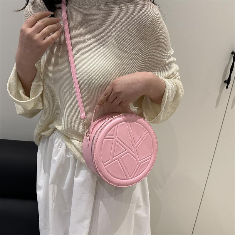 Spring and summer new high-value fresh and sweet chain messenger bag fashionable versatile hand bag small round bag foreign shoulder bag