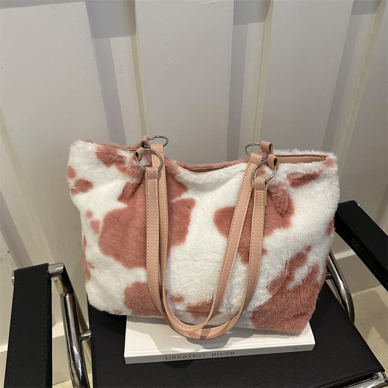 Stylish And Chic Tote Bag For Women With Plush Material And Unique Aesthetic Design