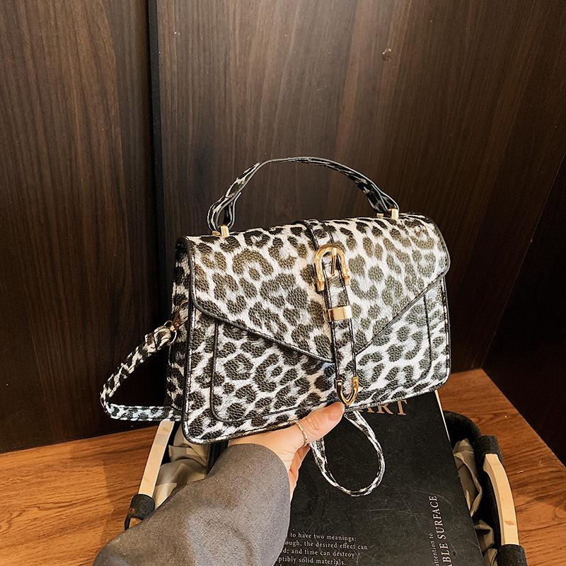 

2025 сумка-ниша с леопардовым принтом лето новая универсальная модная трендовая сумка на плечо, сумка-мессенджер, сумка подмышку женская белый