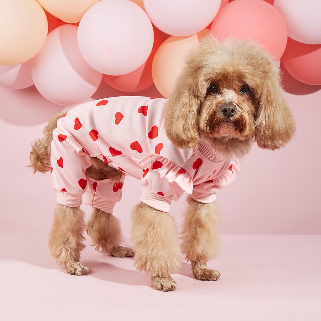 Rosa Herzen Kleine Hunde Pyjamas Rüschenärmel Valentinstag Dehnbarer Welpen PJ Weicher Einteiler Katzenkleidung Jumpsuit für den täglichen Gebrauch