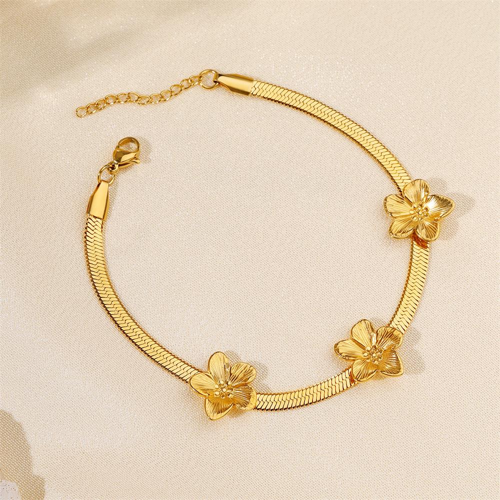 

Non-Fading 18K Gold Titanium Steel Anklet, Versatile Flower Design for Women