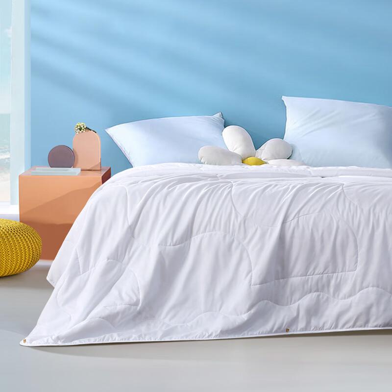 FUANNA Antibacterial 7-Hole Polyester Summer Quilt