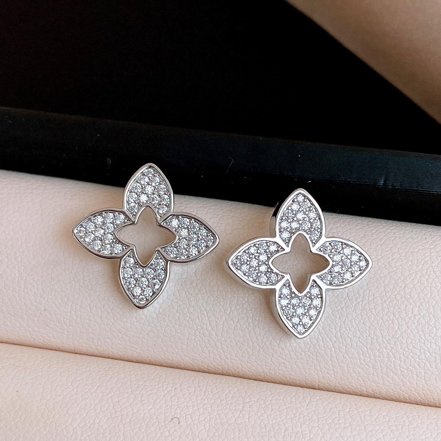 French simple zircon flower hollow stud earrings fashionable and exquisite versatile earrings women