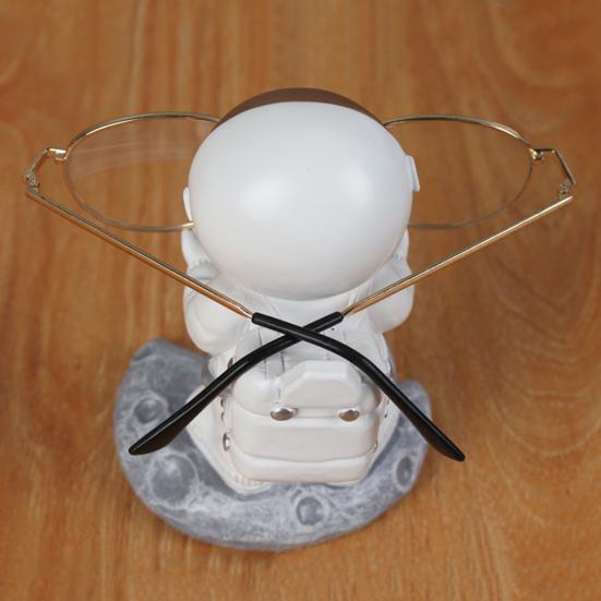 Eyeglass Display Fashionable Hands Holding Design Multi-purpose Resin Astronaut Glasses Holder Stand for Bedside