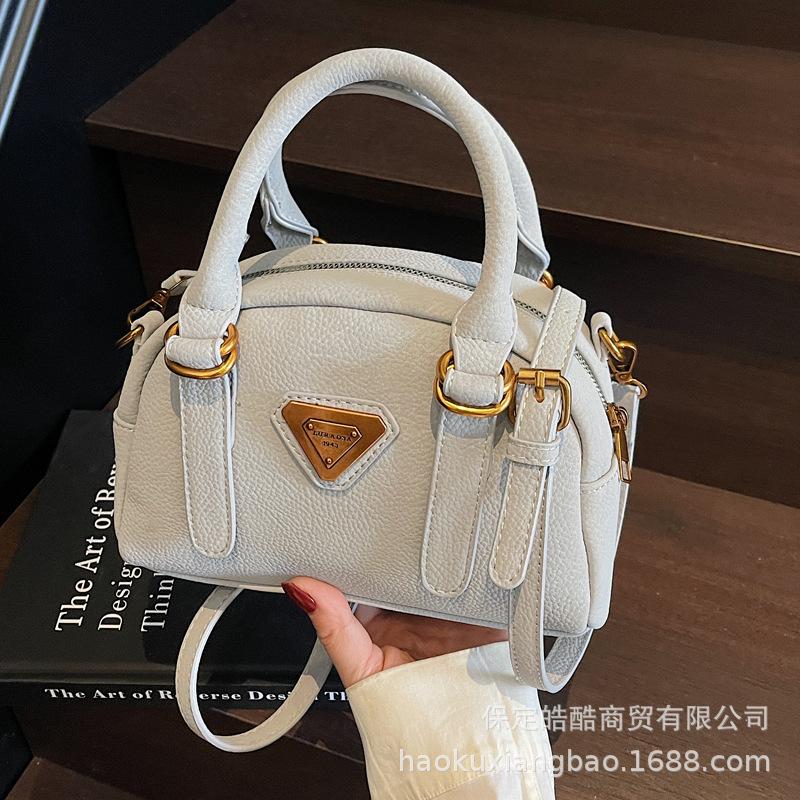 This Year's Popular Bags, Women's 2025 New Trendy Portable Pillow Bags, High-end Versatile Shoulder Bags, Messenger Bags.