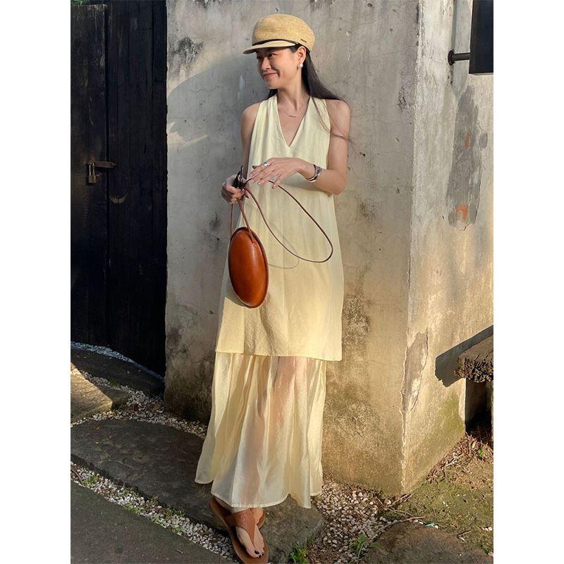 

White Temperament Dress Women Summer 2025 New Korean Series High-Grade Twist Hanging Neck Patchwork Temperament Long Skirt Beige One size