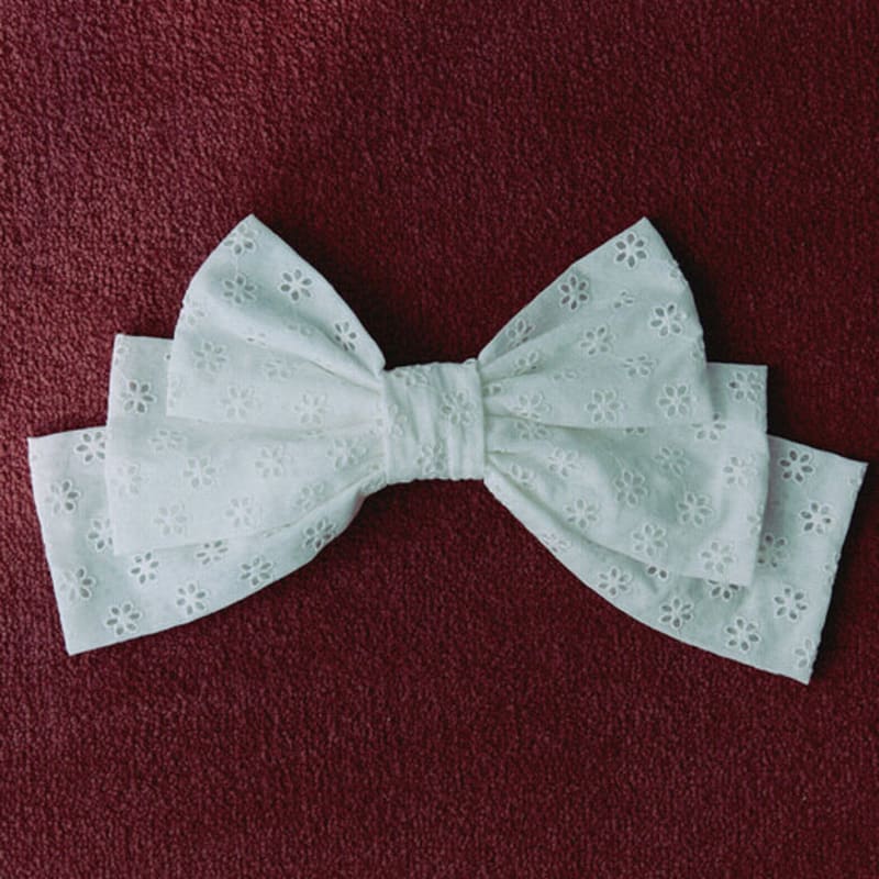 Elizabeth Moments Flower Triple Eyelet Ribbon Hair Pin