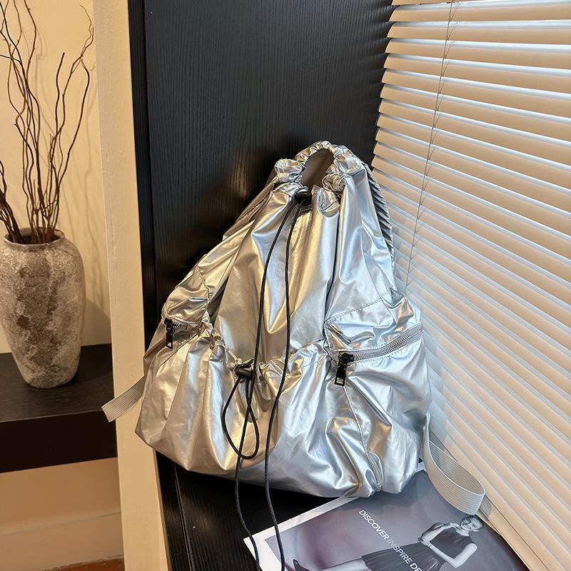 

2024 новый женский повседневный рюкзак со шнурком и складками, женский легкий дорожный рюкзак большой вместимости серебристого цвета