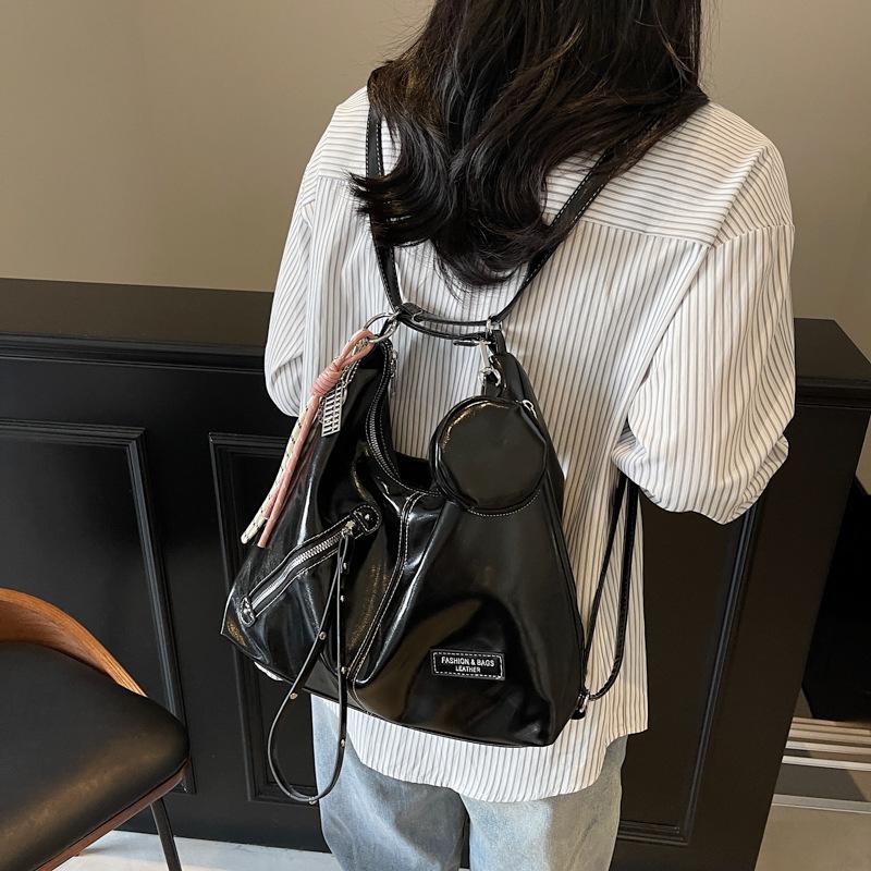 Large Capacity Backpack Women's Spring and Summer Versatile New Casual Shoulder Bag Commuter Tote Bag