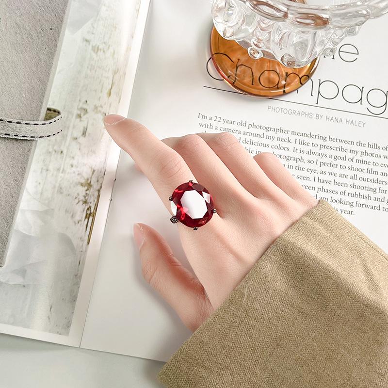 Autumn Jewelry Copper Bottom Gold-Plated Simulation Corundum Black Gold Ring 18 * 20