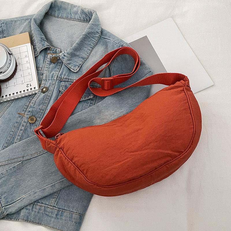 Nylon dumpling bag autumn and winter new casual shoulder bag commuter bag messenger bag women