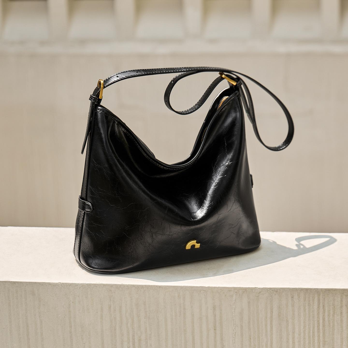 

2025 Новая универсальная сумка-тоут для женщин, Нишевая сумка для通勤, Сумка на плечо большой вместимости Upper Width32CM/Lower Wid