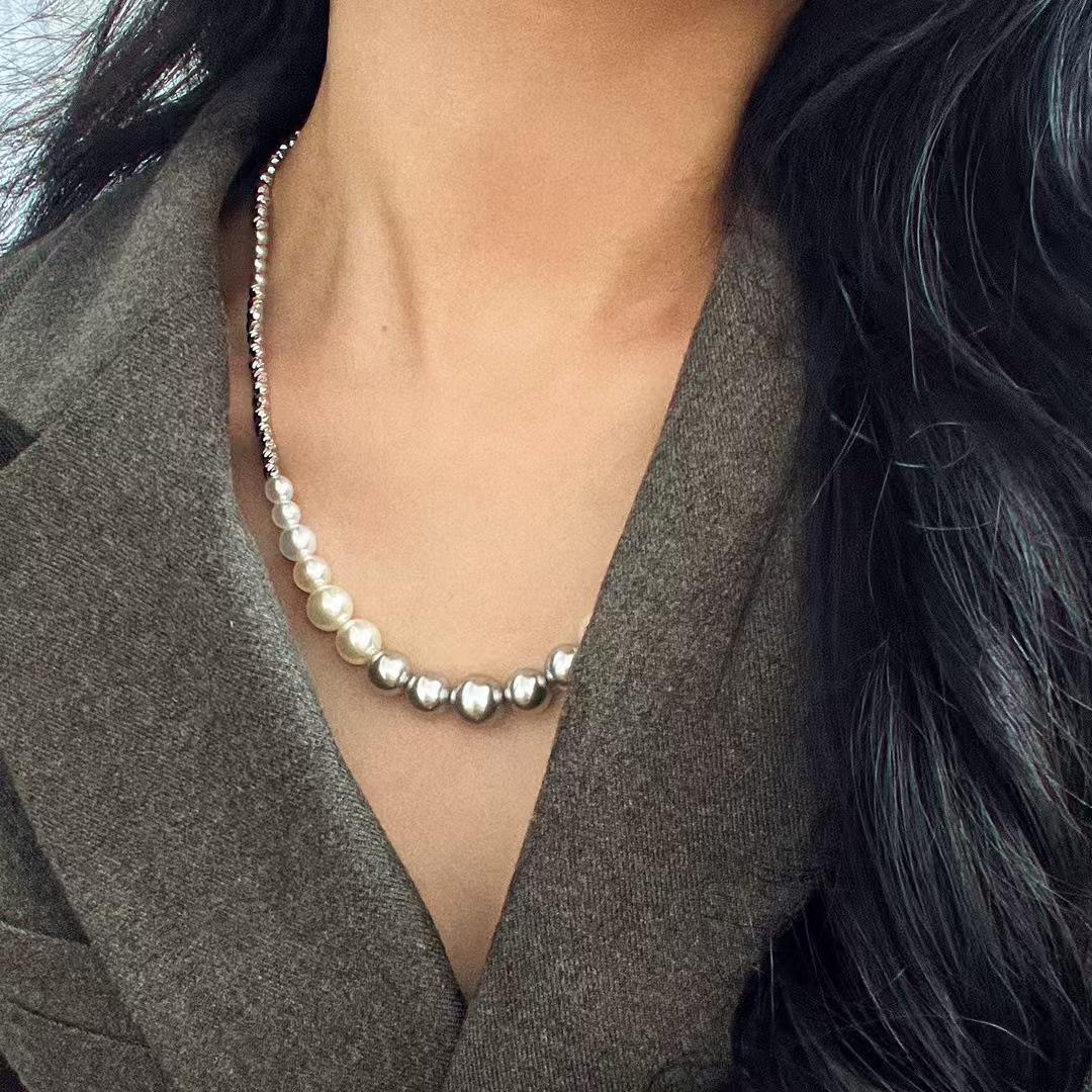 

Vintage Strong Light High Quality Artificial Crystal Pearl Gradual Change Size Necklace Collarbone Chain
