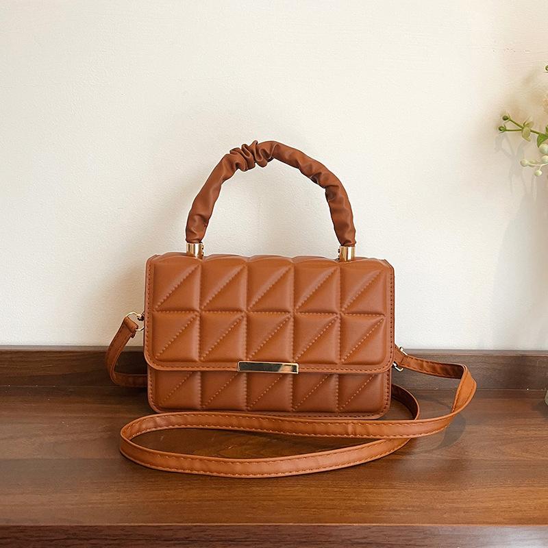 

Женская сумка ромбовидной формы новая модная однотонная сумка через плечо высокой ценности плиссированная простая и универсальная сумка-мессенджер