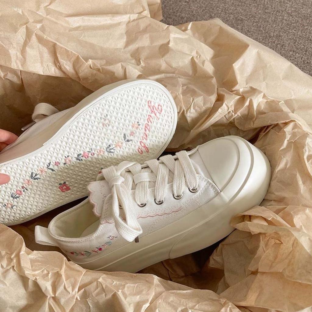 Niche original embroidered platform canvas shoes women's summer new thin breathable versatile white shoes casual shoes