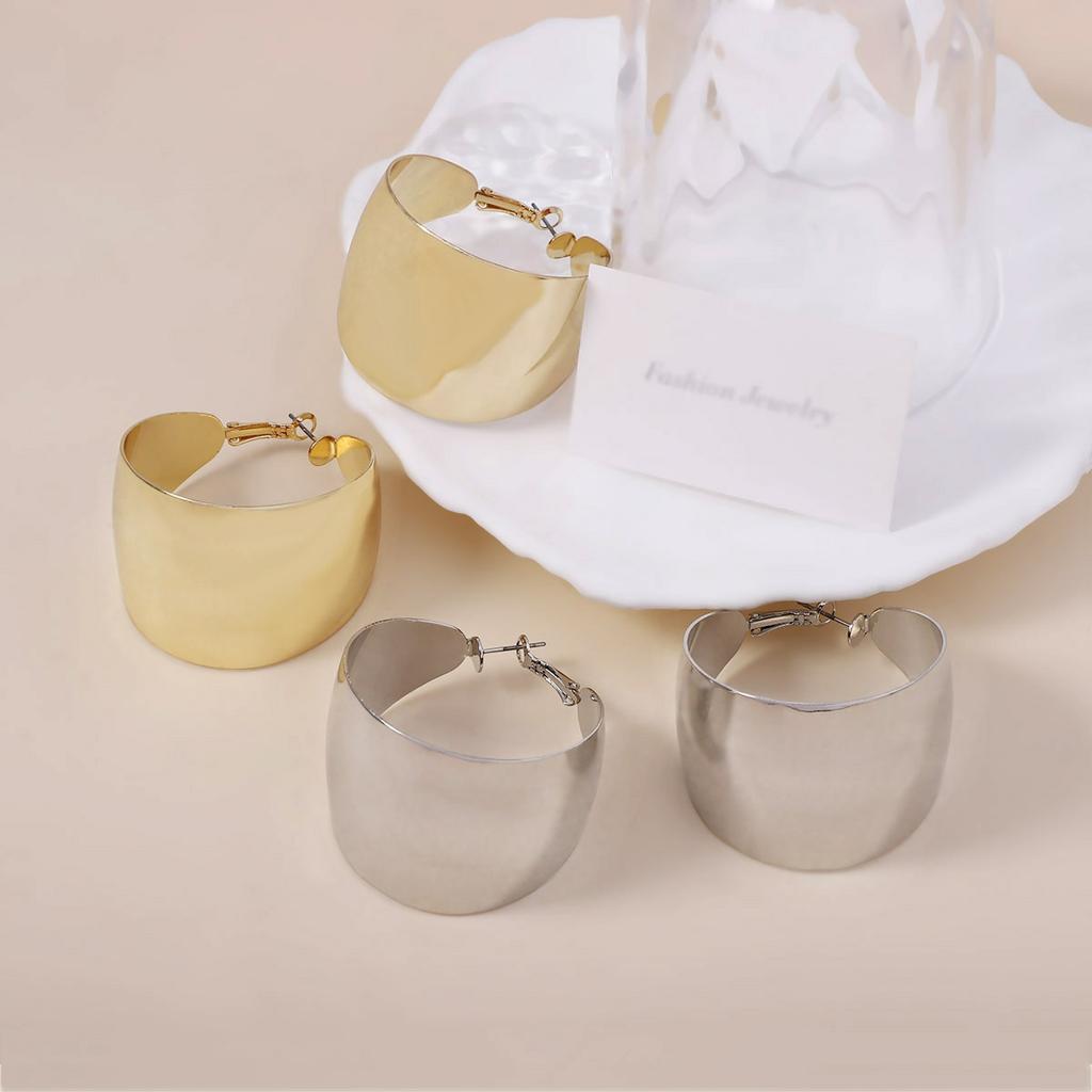 Exaggerated wide geometric ring ear buckles, Hong Kong-style retro landscape C-shaped earrings