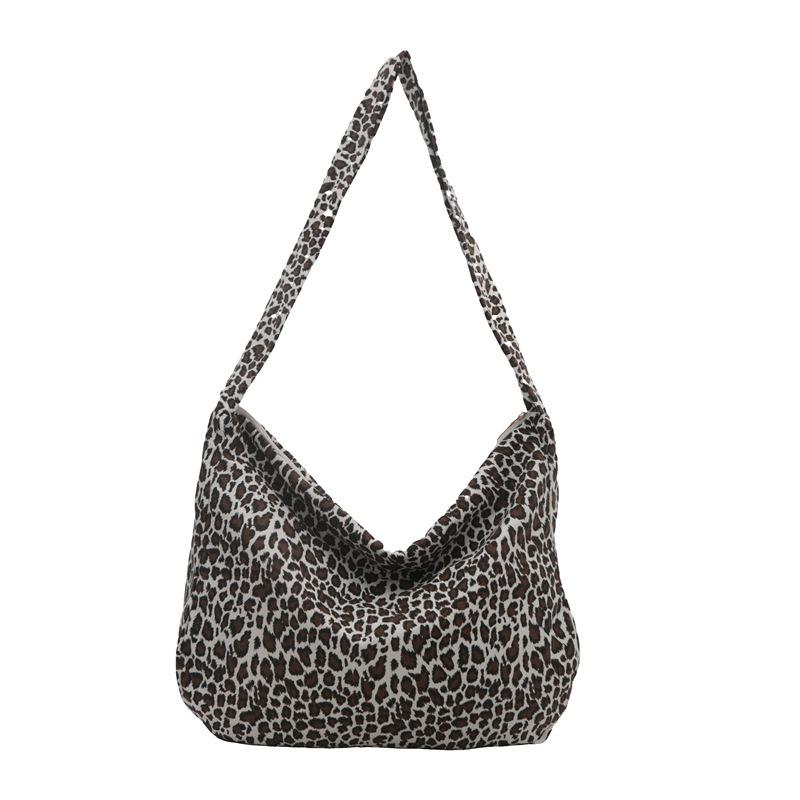 New large-capacity lazy leopard print large shoulder bag ins slack and versatile Japanese and Korean practical canvas bag women