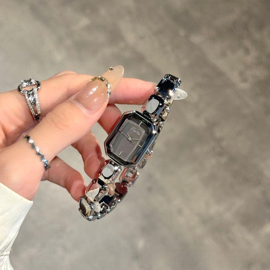 Small Sugar Cube Light Luxury Women`s