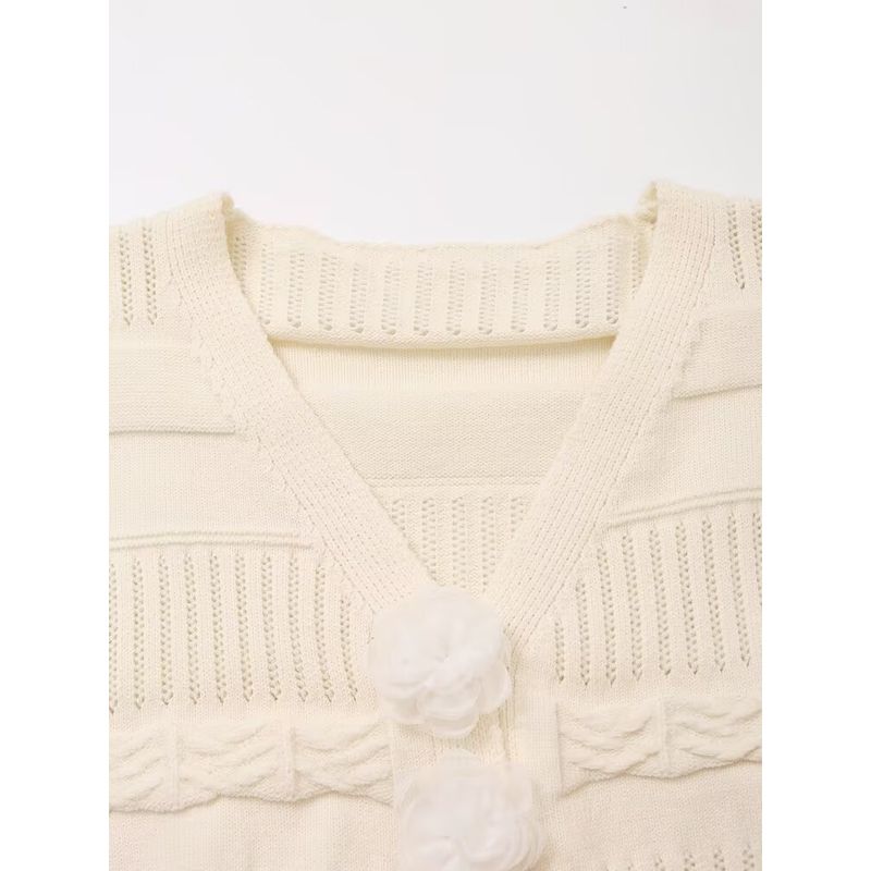 Kaslead New Arrival Women's Clothing Fashion Style Fashion Minimalist Versatile Buttons Floral Decorations Knitted Long Sleeve Cardigan
