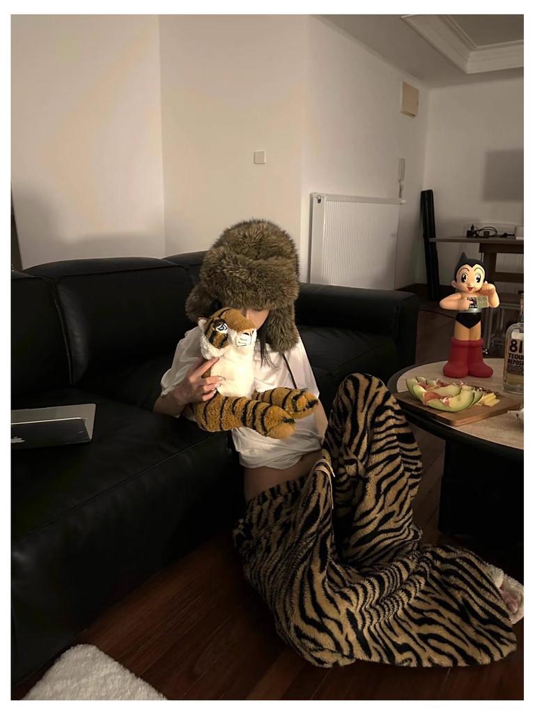 Korean INS Style Women's Soft Tiger Stripe Sweatpants - Cozy Winter Wear for Indoors & Outdoors