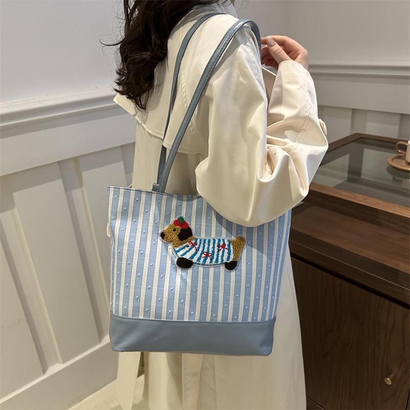 Trendy Summer 2024 Casual Tote Bag For Women Stylish Shoulder Bag With Zipper Closure