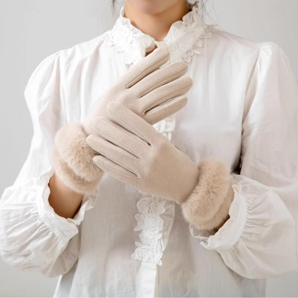 Cold-proof and warm gloves, plush electric vehicles can be divided into high-end plush gloves for women