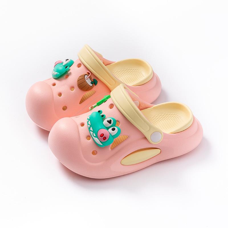 Children's slippers two-color bottom summer new cartoon cute baby children outdoor anti-hole shoes