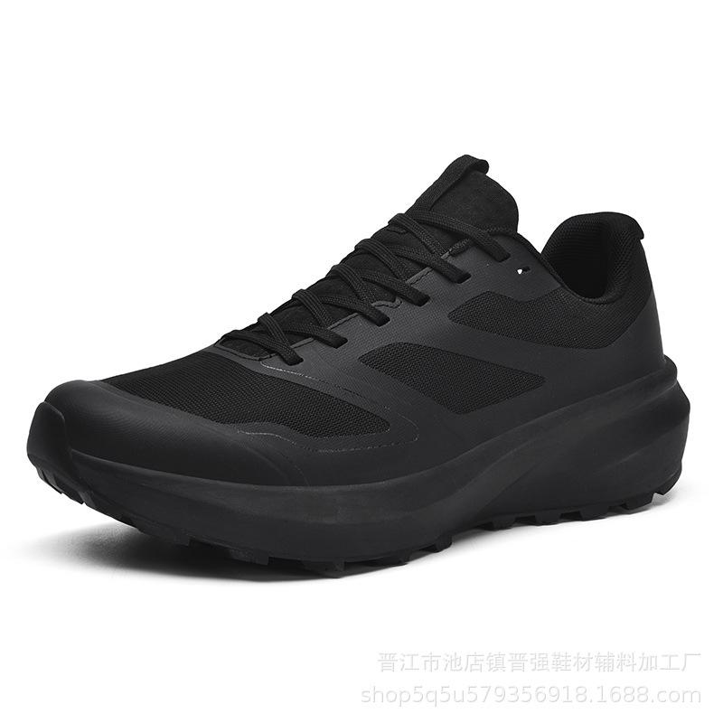 Classic Outdoor Waterproof and Non-slip Off-road Mountaineering Hiking Shoes Fashion and Light Leisure