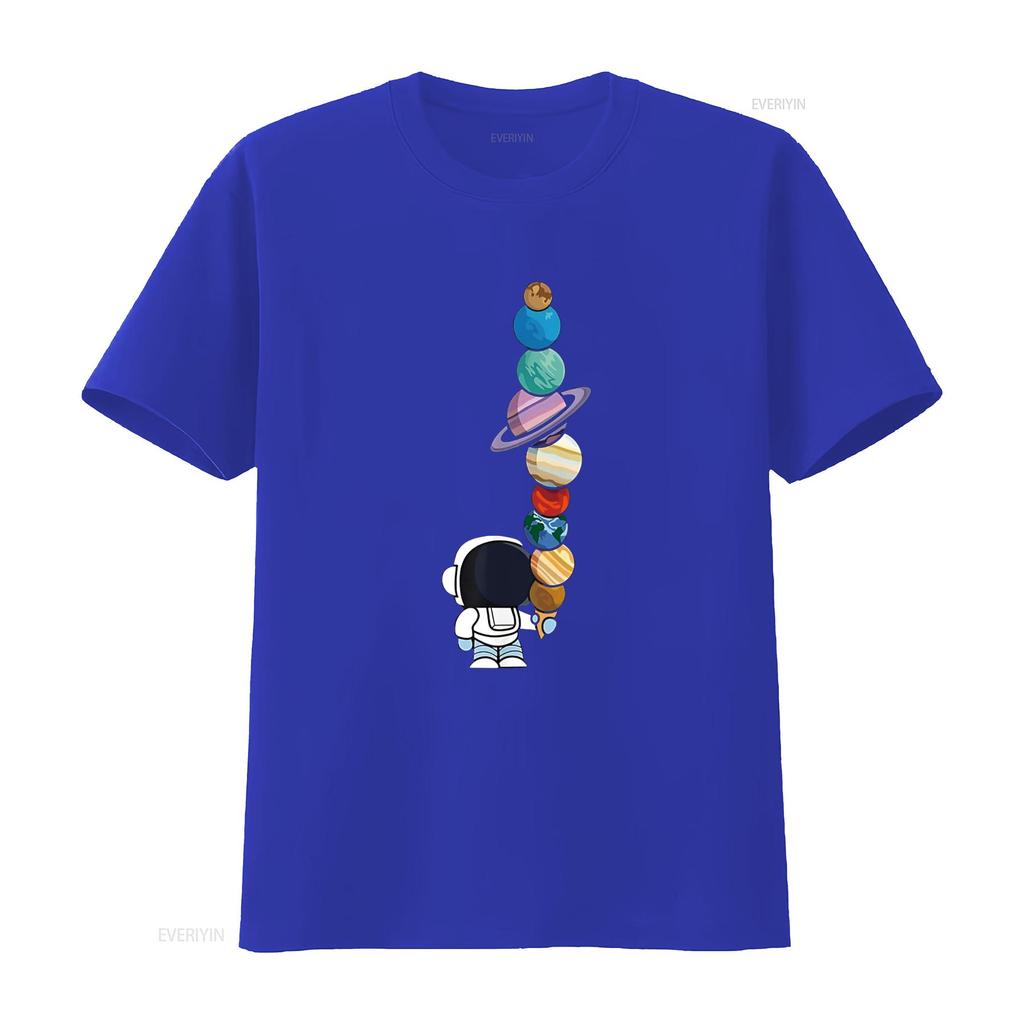 Astronaut hält Planeten-Eiscreme JungenMädchen STEM Kinder T-Shirt vintage Gewaschen Bequem Grafik Unisex Stilvoll Leicht Lässig