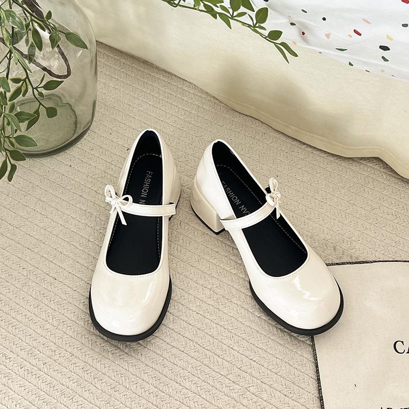 French red thick heel Mary Jane single shoes women's 2025 spring and summer new retro high heels with skirt small leather shoes