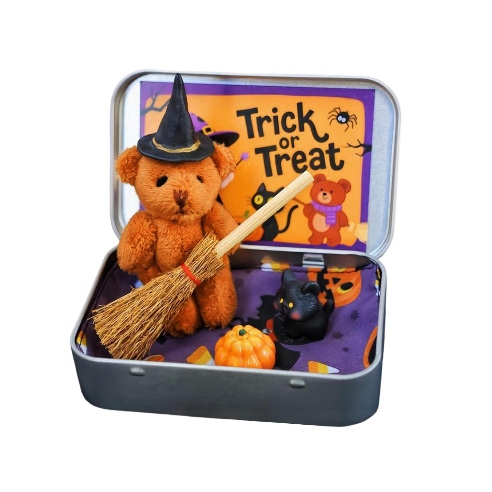 

Хэллоуинский медведь в коробке для угощения с одеялом-плащом ведьмы, тыквой и кошкой One Size