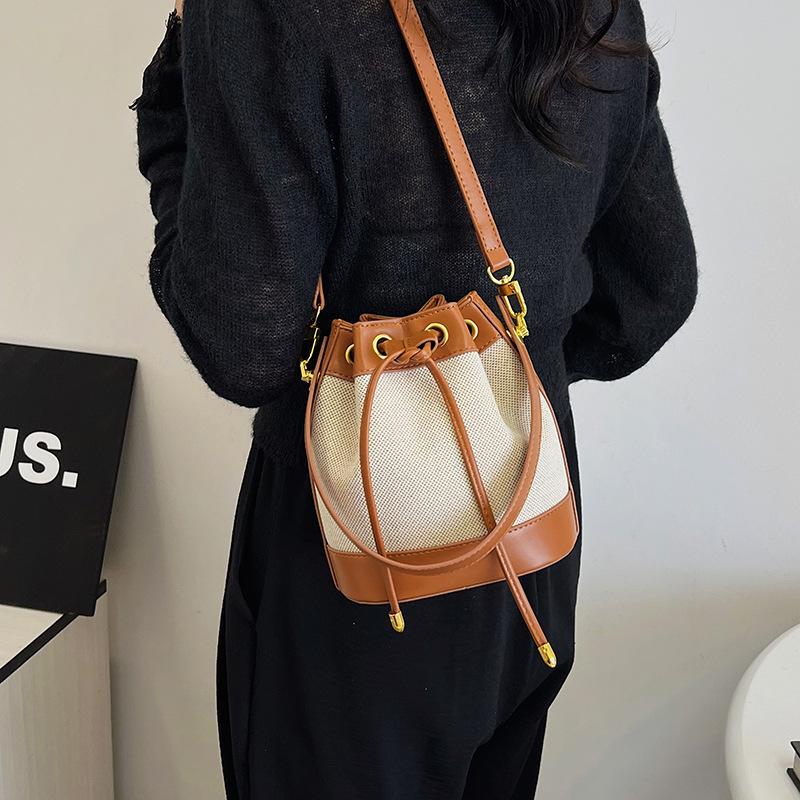 Popular Fashion Bucket Bag, New Niche Single Shoulder Slanted Bag, Women's Handbag, Versatile